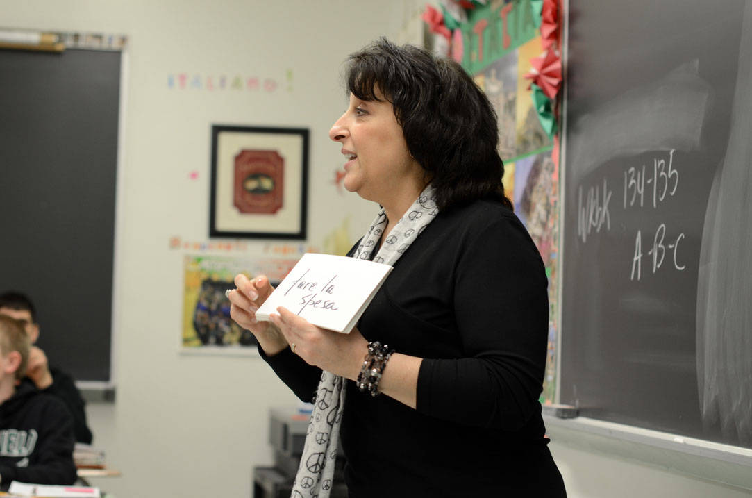 Spanish teacher teaching students vocabulary words